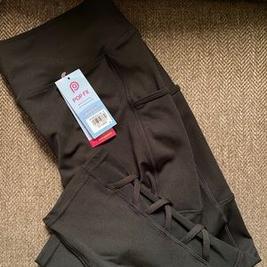 Profit Crop Leggings with Pockets